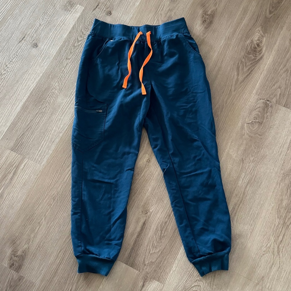 FIGS Zamora Medium Petite Scrub Pants